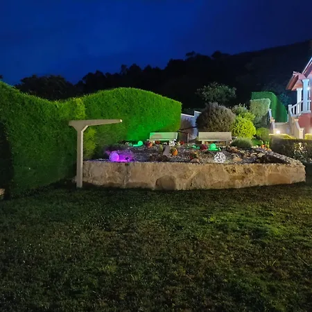 Oasis 펜션 Pedornes